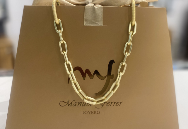 Joyería con gemas de color